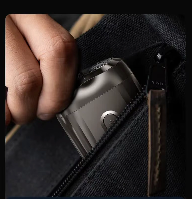 Minigolacz™ – Luksus Gładkiej Skóry w Każdej Chwili | Precyzyjna Golarka Premium